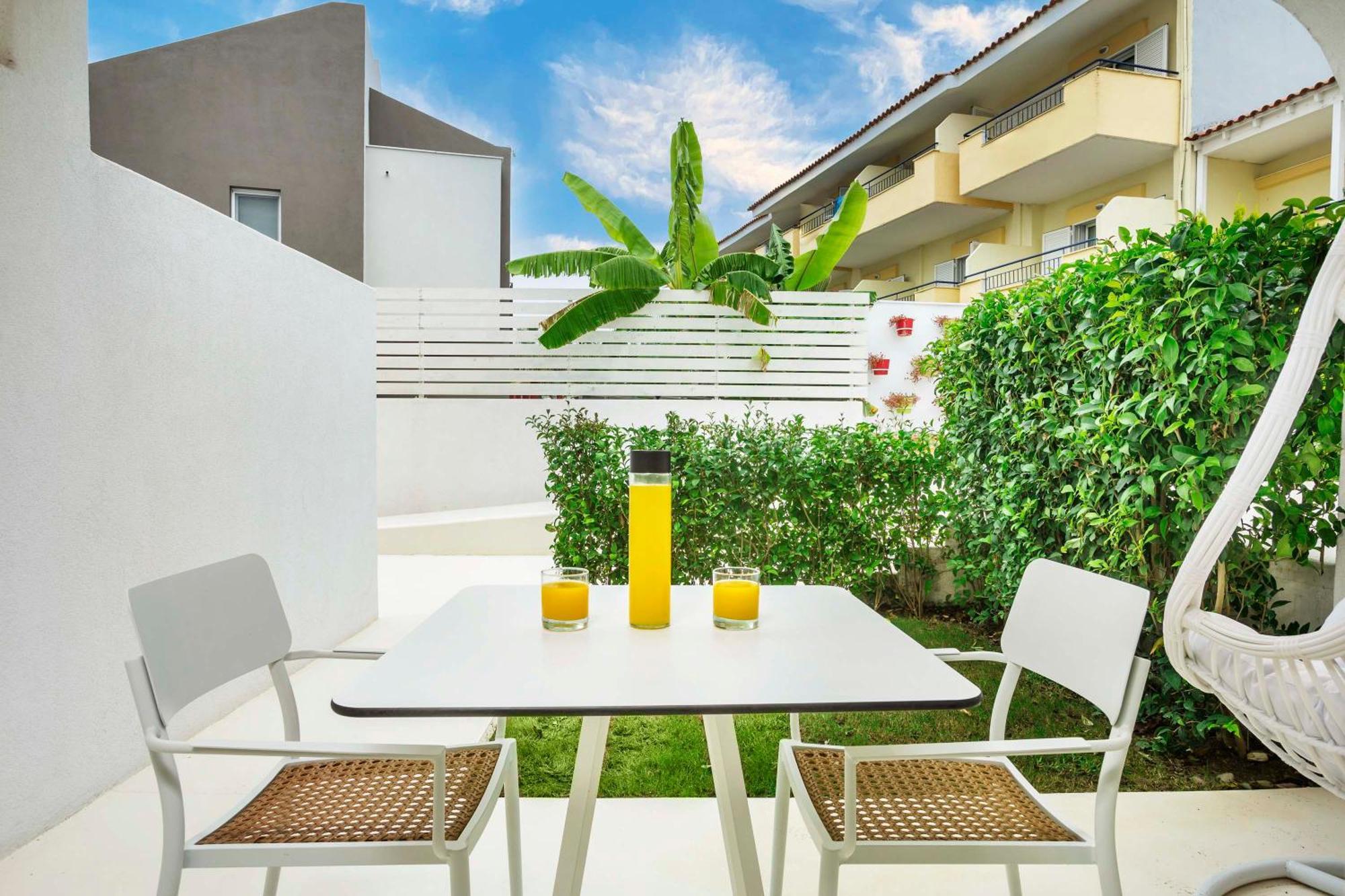 Cocoοns Luxury Suites & Villas Fourka Zewnętrze zdjęcie